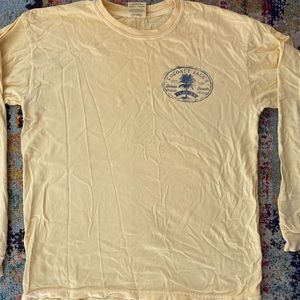 - Size: M
- Lightly worn  
 Will be washed before shipped to you!! :)